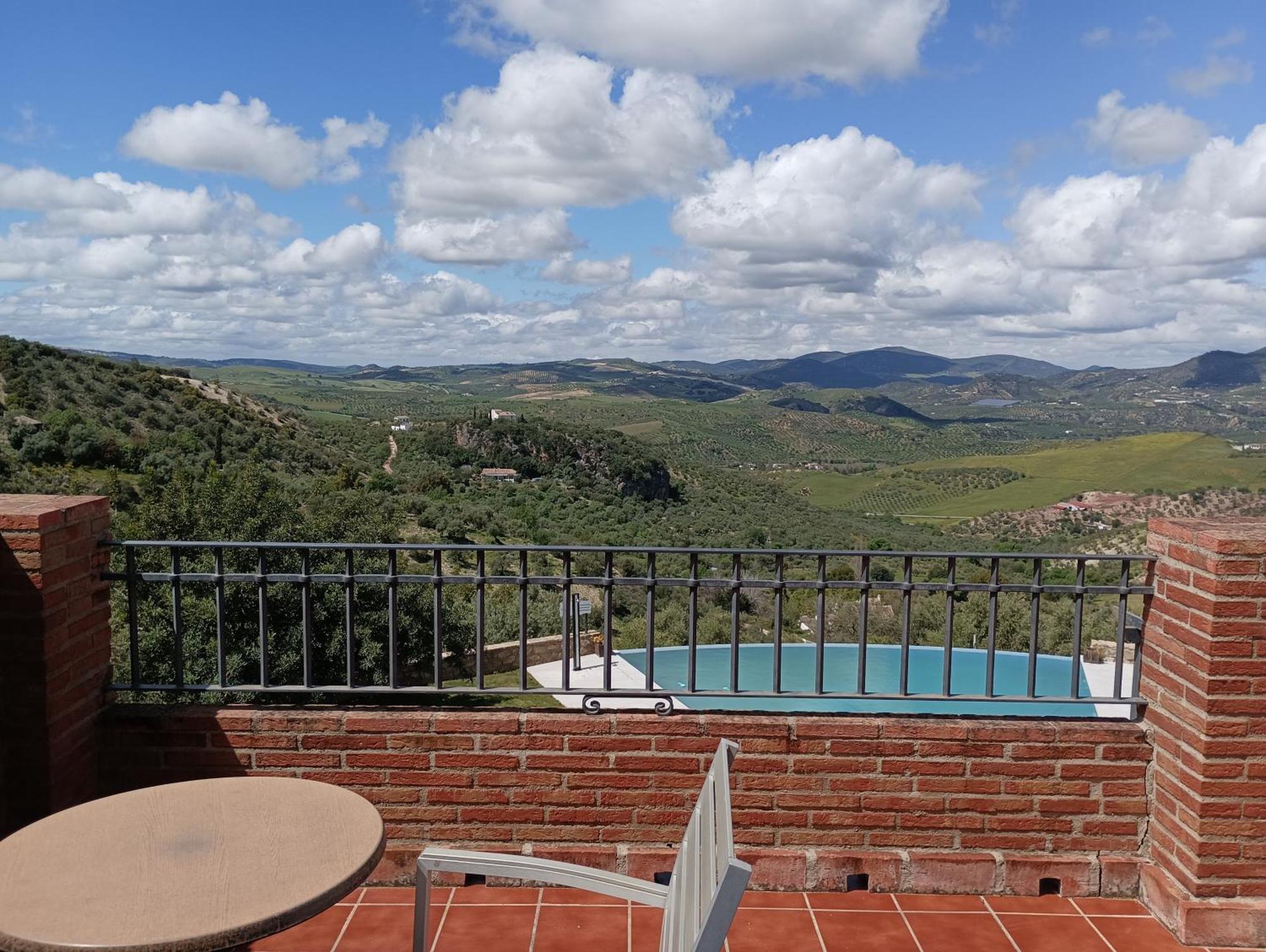 زاهارا دي لا سييرا Hotel Rural Los Tadeos المظهر الخارجي الصورة