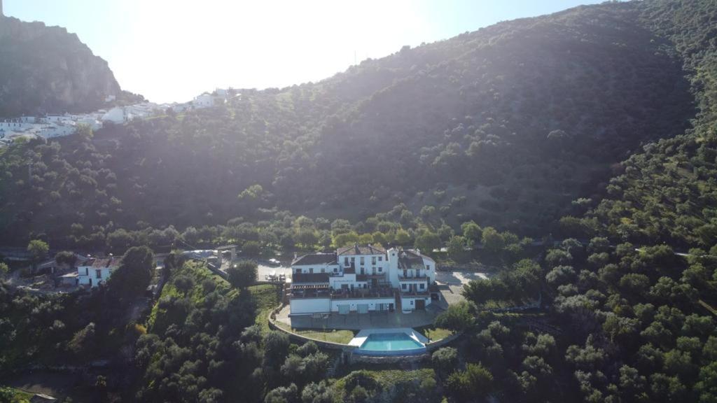 زاهارا دي لا سييرا Hotel Rural Los Tadeos المظهر الخارجي الصورة
