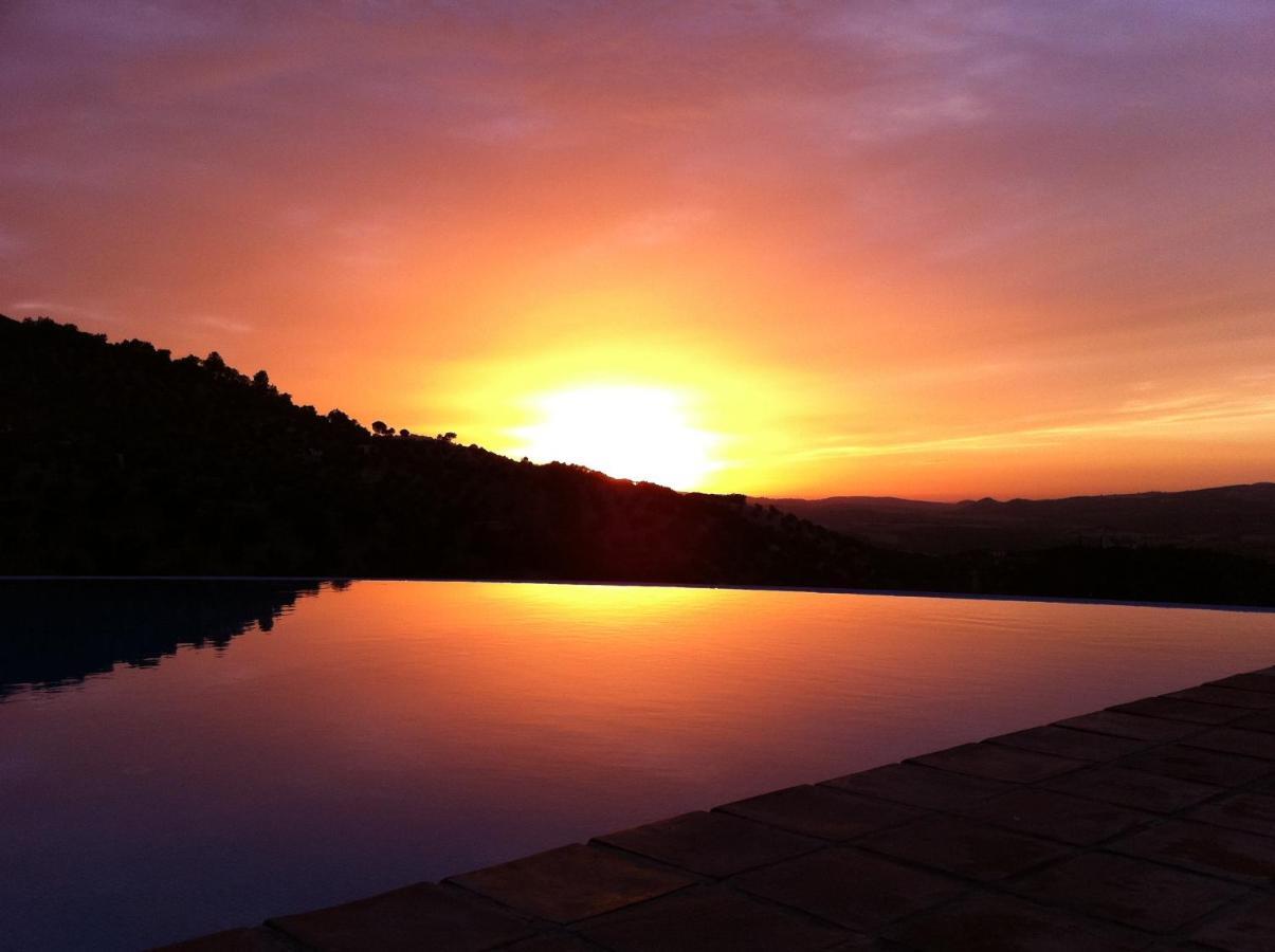 زاهارا دي لا سييرا Hotel Rural Los Tadeos المظهر الخارجي الصورة